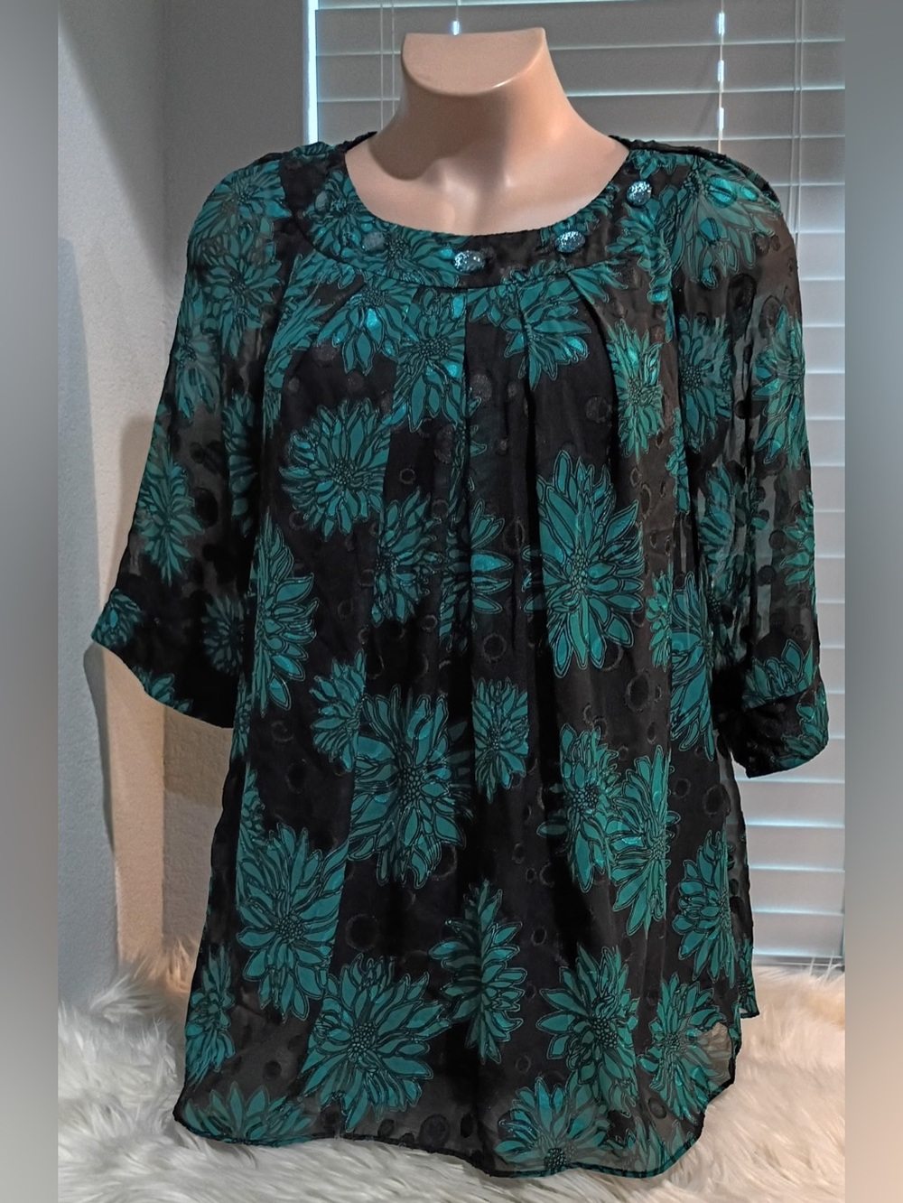 Dana Kay Women’s XL Top